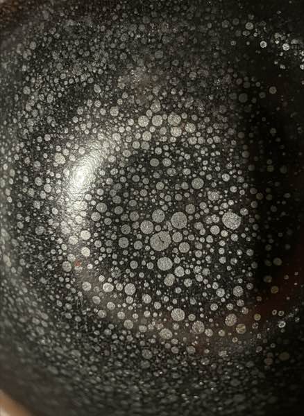 Silver oil spot jianzhan tenmoku tea bowl with metallic crystallized glaze