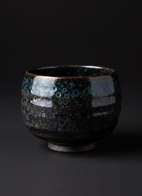 How to Hold a Tenmoku Tea Bowl Properly - image 1